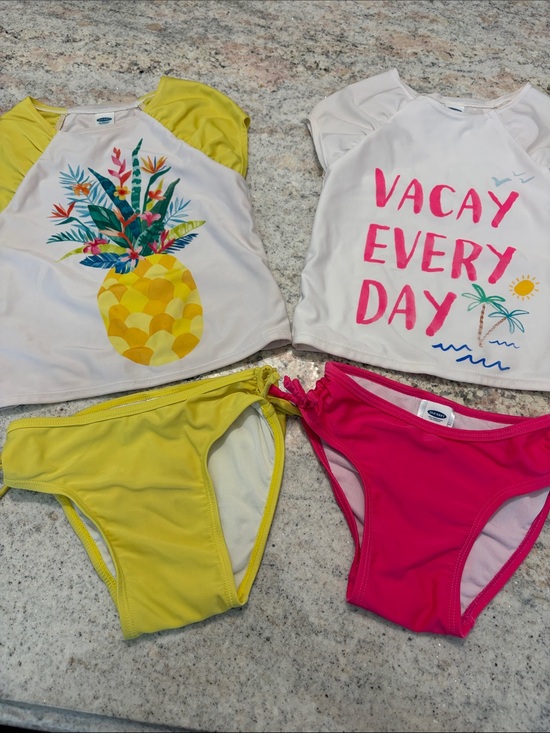 Old Navy Other - 10/$30 Old Navy 2 Sets Two-Piece Rash Swim Set